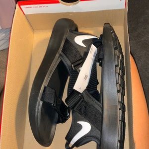Nike vista sandals